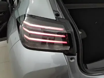 Photo 16 Peugeot 208  PureTech 100 S&S BVM6