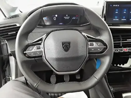 Photo 8 Peugeot 208  PureTech 100 S&S BVM6