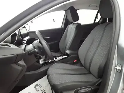 Photo 31 Peugeot 208  PureTech 100 S&S BVM6