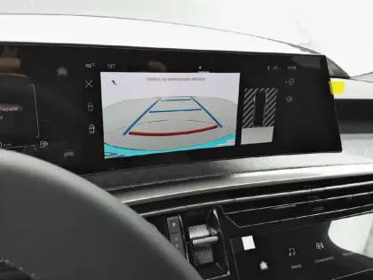 Photo 19 Peugeot 3008  Hybrid 145 e-DCS6