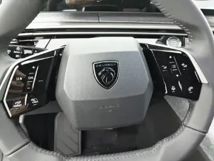 Photo 18 Peugeot 3008  Hybrid 145 e-DCS6