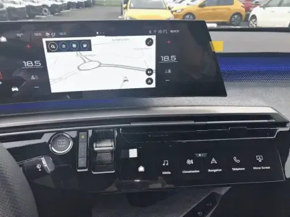 Photo 17 Peugeot 3008  Hybrid 145 e-DCS6