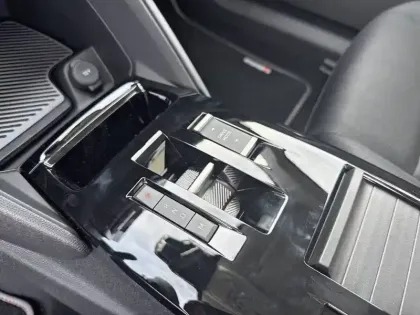 Photo 13 Citroën C4  Hybride 145 e-DCS6