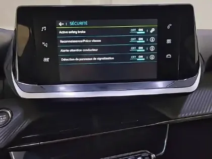 Photo 21 Peugeot 208  Electrique 50 kWh 136ch
