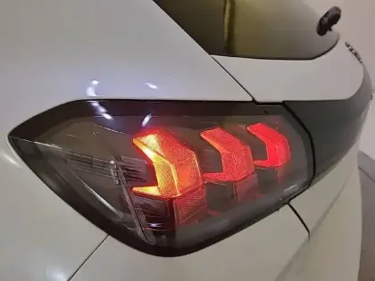 Photo 16 Peugeot 208  Electrique 50 kWh 136ch