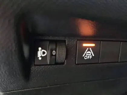 Photo 27 Peugeot 208  Electrique 50 kWh 136ch