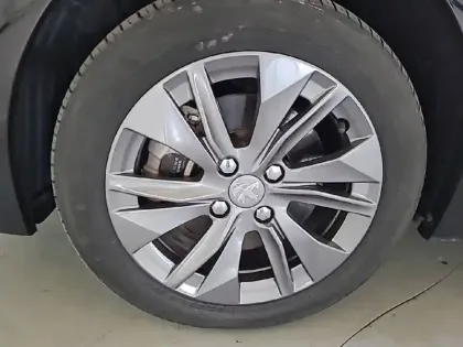 Photo 12 Peugeot 208  Electrique 50 kWh 136ch