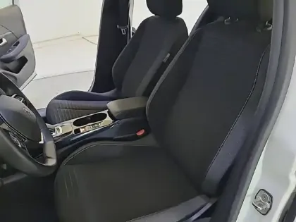 Photo 10 Peugeot 208  Electrique 50 kWh 136ch