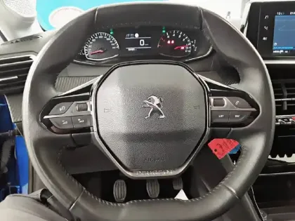 Photo 42 Peugeot 208  PureTech 100 S&S BVM6