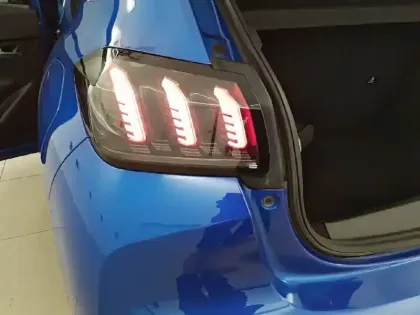 Photo 16 Peugeot 208  PureTech 100 S&S BVM6