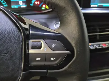 Photo 28 Peugeot 208  Electrique 50 kWh 136ch