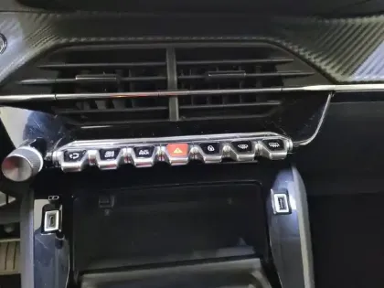 Photo 24 Peugeot 208  Electrique 50 kWh 136ch