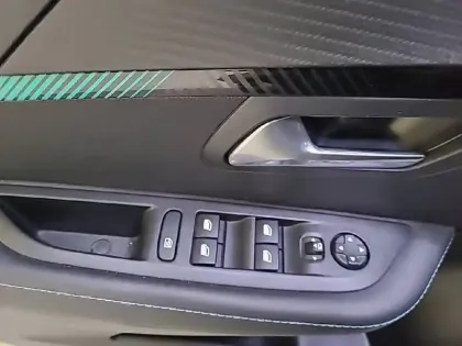 Photo 30 Peugeot 208  Electrique 50 kWh 136ch