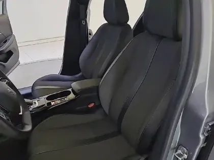 Photo 10 Peugeot 208  Electrique 50 kWh 136ch