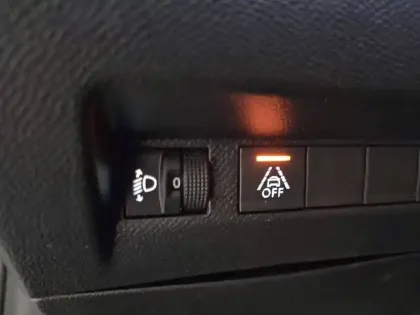 Photo 29 Peugeot 208  Electrique 50 kWh 136ch