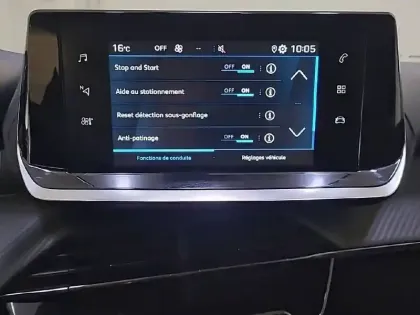 Photo 40 Peugeot 2008  PureTech 100 S&S BVM6