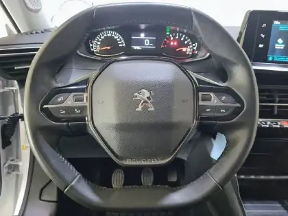 Photo 28 Peugeot 2008  PureTech 100 S&S BVM6