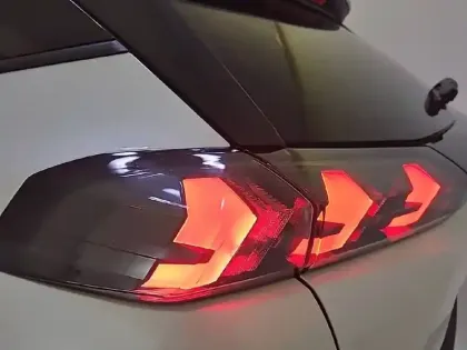 Photo 36 Peugeot 2008  PureTech 100 S&S BVM6