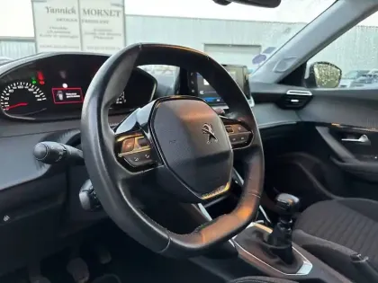 Photo 8 Peugeot 2008  PureTech 100 S&S BVM6