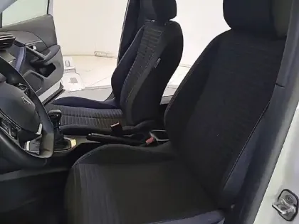 Photo 30 Peugeot 2008  PureTech 100 S&S BVM6