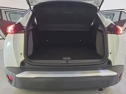 Photo 25 Peugeot 2008  PureTech 100 S&S BVM6