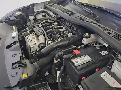 Photo 34 Peugeot 2008  PureTech 100 S&S BVM6