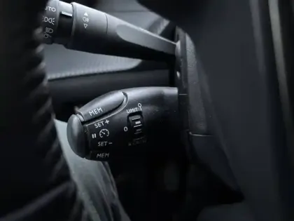 Photo 14 Peugeot 2008  PureTech 100 S&S BVM6