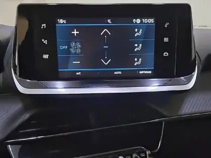 Photo 39 Peugeot 2008  PureTech 100 S&S BVM6