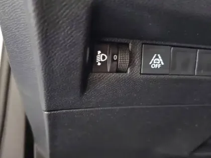 Photo 48 Peugeot 2008  PureTech 100 S&S BVM6