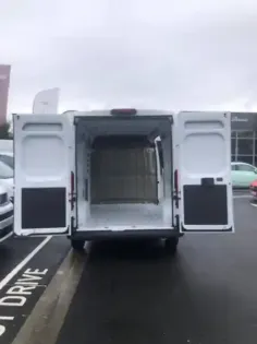 Photo 19 Opel Movano  FGN TOLE 3.3T DIESEL L2H2 120 CH MANUELLE