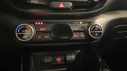 Photo 16 Kia E-soul  Electrique 204 ch