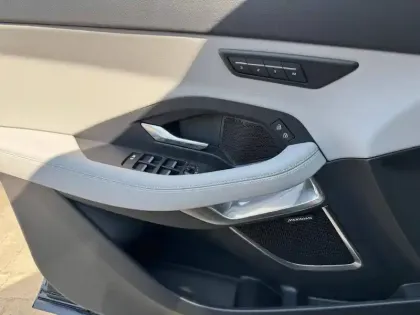 Photo 12 Jaguar E-Pace  P270e ch PHEV AWD BVA