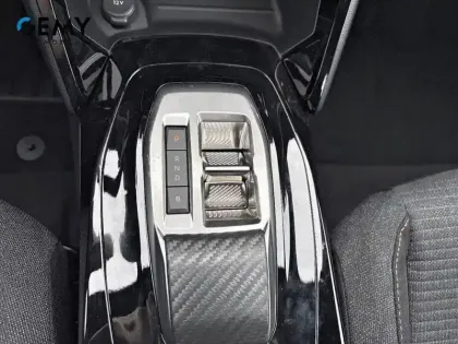 Photo 13 Peugeot 2008  Electrique 54 kWh 156 ch