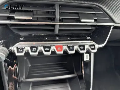 Photo 12 Peugeot 2008  Electrique 54 kWh 156 ch