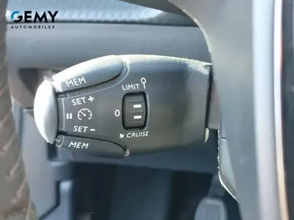 Photo 11 Peugeot 2008  PureTech 100 S&S BVM6