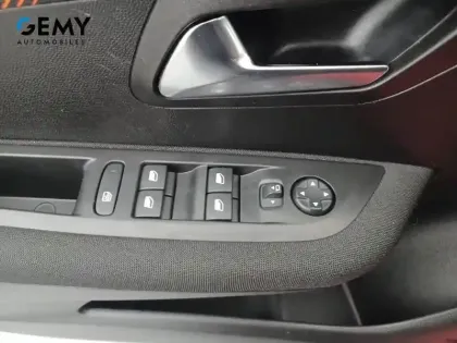 Photo 68 Peugeot 208  BlueHDi 100 S&S BVM6