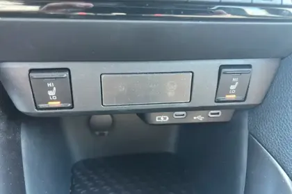 Photo 21 Toyota Yaris  Hybride 130h