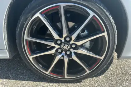 Photo 13 Toyota Yaris  Hybride 130h