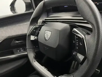 Photo 24 Peugeot 3008  Hybrid 136 e-DCS6