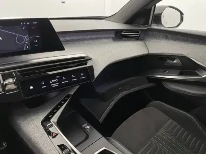 Photo 27 Peugeot 3008  Hybrid 136 e-DCS6