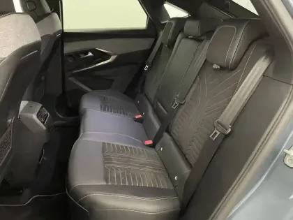 Photo 14 Peugeot 3008  Hybrid 136 e-DCS6