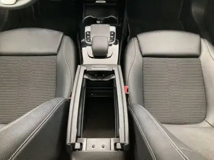 Photo 17 Mercedes Classe A  180 d 7G-DCT