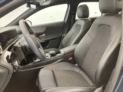 Photo 12 Mercedes Classe A  180 d 7G-DCT