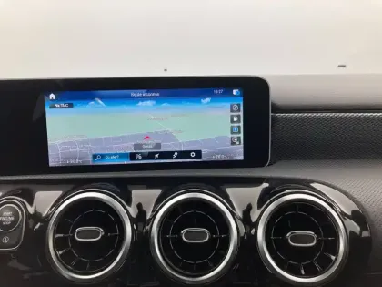 Photo 10 Mercedes Classe A  180 d 7G-DCT