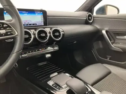 Photo 14 Mercedes Classe A  180 d 7G-DCT