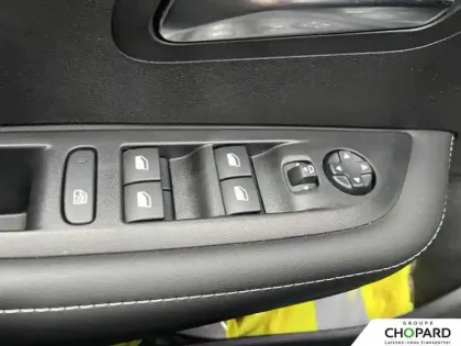 Photo 19 Peugeot 208  Hybrid 100 e-DCS6