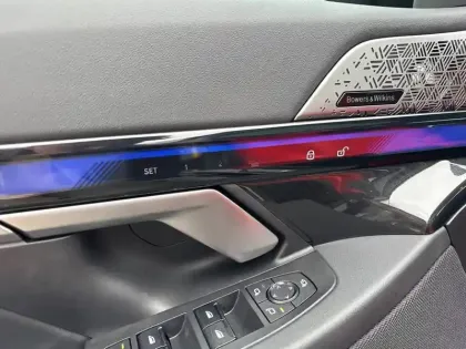 Photo 17 BMW Serie 5 M5 PHEV 727 ch BVA8