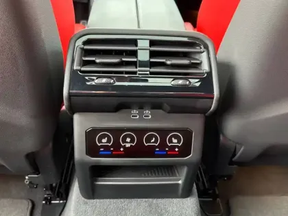 Photo 33 BMW Serie 5 M5 PHEV 727 ch BVA8