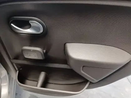 Photo 19 Renault Twingo  III SCe 65