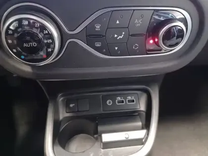 Photo 38 Renault Twingo  III SCe 65